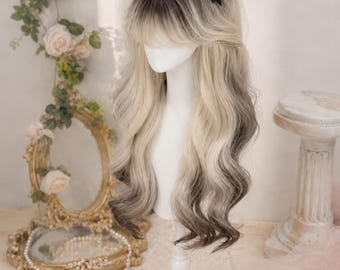 Parrucca Ombre biondo cenere fatta a mano, capelli lunghi ondulati in stile Lolita con frangia, parrucca da cosplay da fata personalizzata