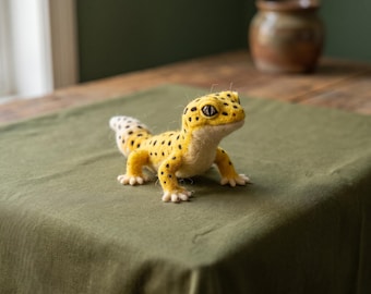 Needle Felting Kit for Beginners Gecko DIY Craft Set Stress Relief Hobby Gift for Her
