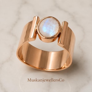 Hamrad kopparring med naturlig regnbågsmånsten – Boho Statement-smycken