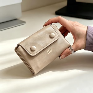 Portafoglio in pelle vintage personalizzato, piccolo porta carte retrò, portafoglio sottile e minimalista, custodia con blocco RFID, regalo personalizzato con incisione per uomo e donna