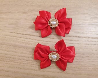 赤いヘアクリップ