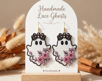 Lindo diseño de bordado de adorno de fantasma floral FSL, adorno de fantasma con lazo floral de encaje independiente para Halloween, linda joyería espeluznante para máquina ITH
