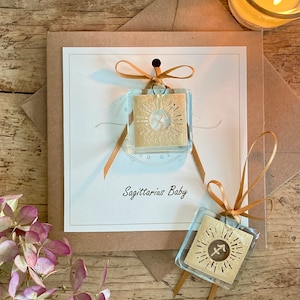 Aanpasbare Zodiac Card afneembare zonnevanger/aandenken/pocket knuffel. Sterrenbeeld Verjaardag, jubileum, feest BOOGSCHUTTER Baby GOUD