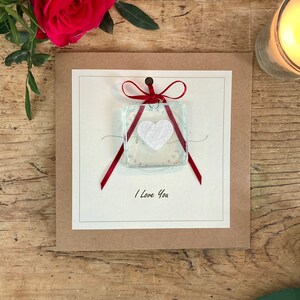Te amo, tarjeta con atrapasueños/abrazo de bolsillo/recuerdo de vidrio desmontable, corazón blanco encapsulado en vidrio. Para ella 'Te amo' personalizable