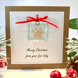 Frohe Weihnachten wünscht euer Fellbaby. Handgemachte Karte mit goldenem Pfotenabdruck aus Glas. Weihnachtskarte mit Haustier. Ein handgemachtes Unikat.