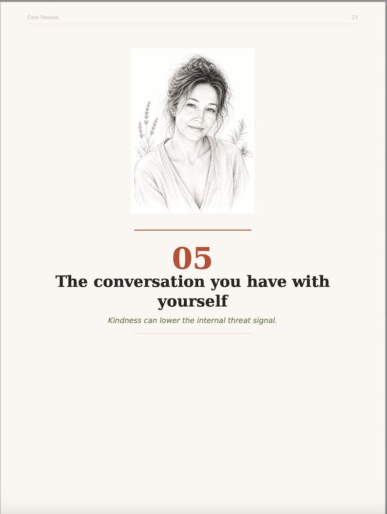 Puede incluir: Una p&aacute;gina con un boceto a l&aacute;piz en blanco y negro de una persona con cabello ondulado, flanqueada por ramas de lavanda. Debajo de la ilustraci&oacute;n, el texto dice 05, The conversation you have with yourself, y Kindness can lower the internal threat signal.