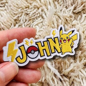 Benutzerdefinierte Poke Monster Gestickter Name Zahlen Aufnäher, Custom Poke Geburtstagsgeschenk: Aufbügeln aufnähen