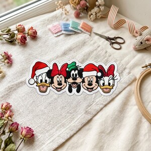 Broderad lapp med Musse Pigg-motiv, stryk-på-lapp med god jul, sy-på-lapp med Disney-fans, julklapp för pojkar och flickor