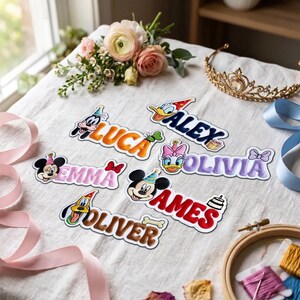 Anpassad Musse Pigg-lapp, Stryk-på-födelsedagsnamn, Broderad applikation med Disney-vänner, Julklapp för barn, Sy-på-dekoration
