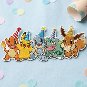 Poke Starter Grattis på födelsedagen-lapp Stryk-på, PKM Anime Broderad Sy-på-applikation, Barnfödelsedagspresent, Poke Mamma Pappa Gamer Pojkar Flickor