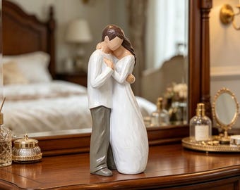 Resin Couple Embrace Figurine, Minimalist Love Statue, Romantic Home Decor