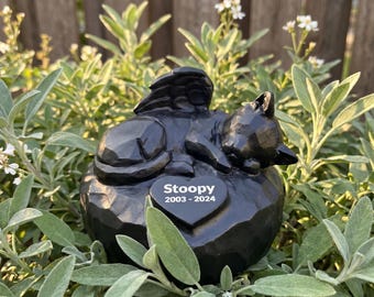 Custom engraved angel cat urn, a tender memorial for your beloved cat. This black resin ashes holder can be personalized with name & date