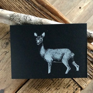 Art Postcard- Cartolina by Simona Dimitri / ILLUSIMI  - limited edition numerata  -serigrafia a mano  su cartoncino nero