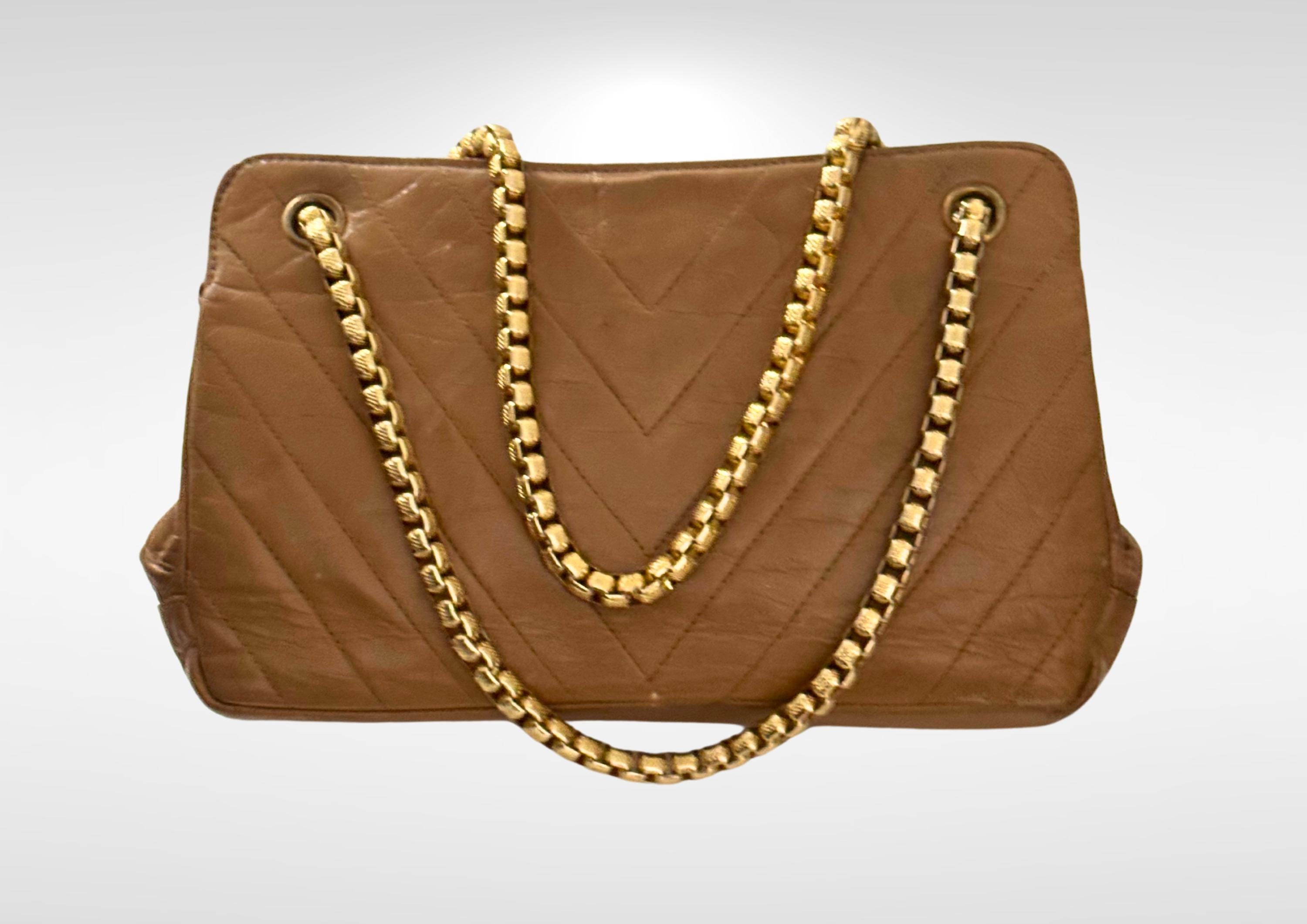 ショルダーバッグ・ポシェット × ヴィンテージ(中古) Chanel Chevron Chain Shoulder Bag Chanel Chevron Bag - Etsy