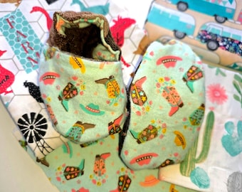 Western Baby Booties-Baby Shower Gift-Newborn-First Birthday-Boots-Ranch-Cowgirl- Texas Shoe Set-Fleece Baby Shoes