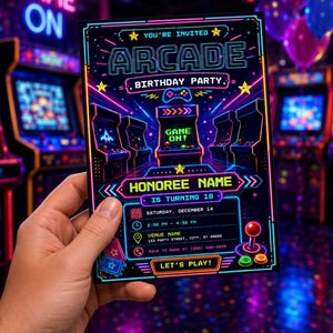 Puede incluir: Una invitaci&oacute;n rectangular para fiesta de cumplea&ntilde;os arcade con gr&aacute;ficos estilo ne&oacute;n de m&aacute;quinas recreativas, un mando y un joystick. El texto dice: YOU'RE INVITED, ARCADE BIRTHDAY PARTY, GAME ON, HONOREE NAME, IS TURNING 10, SATURDAY, DECEMBER 14, 2:00 PM - 4:30 PM, VENUE NAME, 123 PARTY STREET, CITY, ST 00000, RSVP TO NAME AT (000) 000-0000, LET'S PLAY!