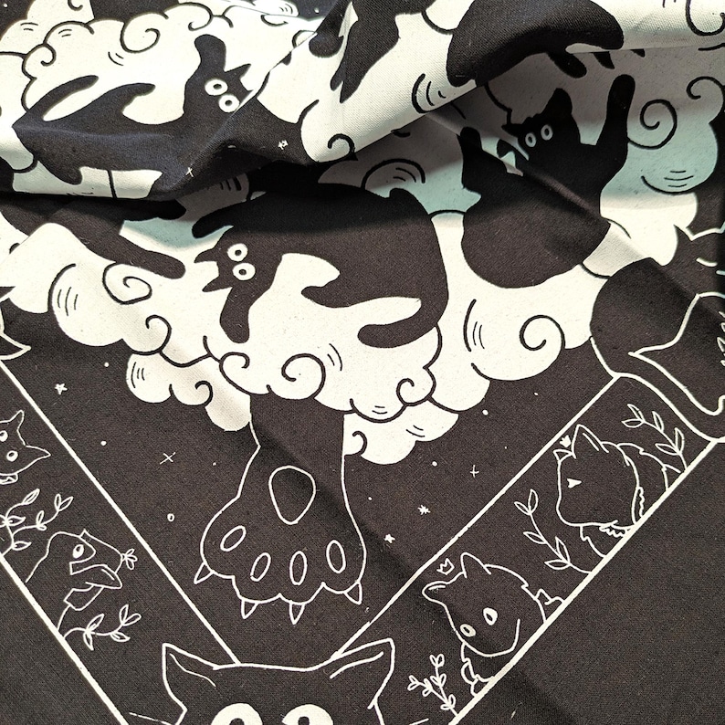 Pañuelo de gato negro de la suerte / Paño de altar de algodón con motivos de brujería / Pañuelo para la cabeza inspirado en el tarot / Regalo pagano hecho a mano para amantes de los gatos imagen 10
