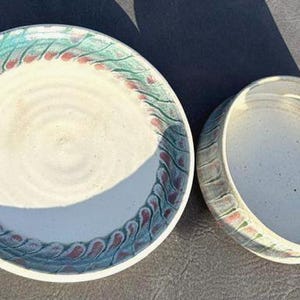 Vintage Signed Etelka Studio Pottery Plate and Bowl Set Green Teal Pink Feather Pattern Speckled Stoneware 8.5 Inch