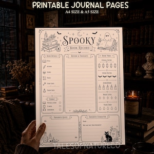 Op de afbeelding: Een printbare journalpagina getiteld Spooky Book Record met zwarte lijntekeningen op een witte achtergrond. Bevat secties voor boekdetails, recensies en sfeer met iconen zoals geesten, vleermuizen, schedels en kaarsen voor het bijhouden.