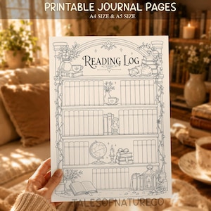 Può includere: Una pagina di diario stampabile con un'illustrazione a linee bianche e nere di una libreria con il testo READING LOG. Gli scaffali contengono libri, un gatto che dorme, un mappamondo, una candela, una lanterna e motivi floreali in A4 e A5.