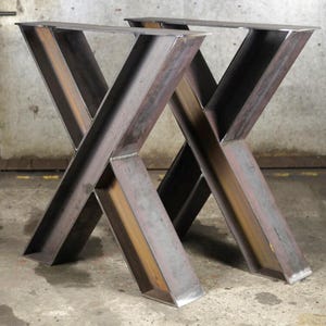 Tischbeine in I-Träger-Bauweise, robuste Stahl-Tischbeine, industrielle Esstischkonstruktion, Tischgestell mit Baumkante, X-förmige Tischbeine, 2er-Set