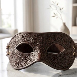 Brown Leather Masquerade Mask, Adjustable Leather Strap Mask, Cosplay Costume Mask, Halloween Carnival Eye Mask, Unisex Party Mask