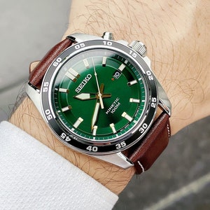 Seiko kinetic cheap green dial