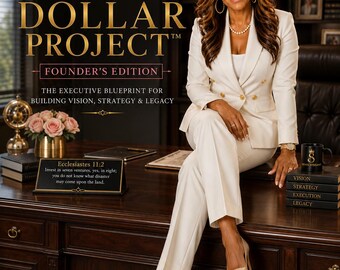 Peut inclure: Une couverture de livre intitulée The Million Dollar Project Founder's Edition montrant une personne en costume blanc assise sur un bureau en bois sombre. Le texte inclut Seven Streams, The Executive Blueprint for Building Vision, Strategy & Legacy et Helen L. Watson.