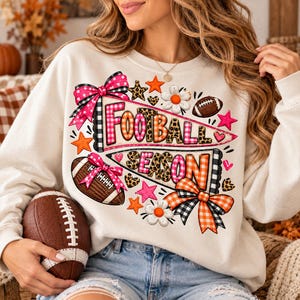 PNG de temporada de fútbol americano, diseño vintage de touchdown, PNG de mamá de futbolista, sublimación de día de partido, descarga digital de deportes de otoño