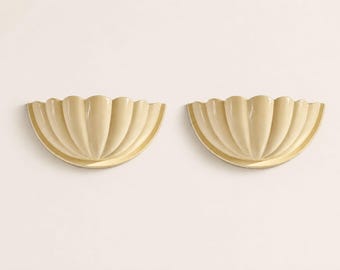 Scalloped Shell Wall Sconce, Vintage Gold Wall Light, Fluted Cream Shade, Art Deco Wall Lamp, French Style Sconce, Bedroom Lighting