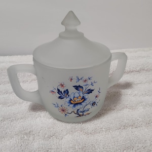 Vintage Westmoreland Satin Glass Covered Sugar Bowl  - Excellent Condition -Free Shipping