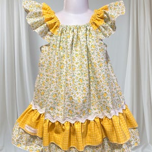 Mädchen Kleid-Twwirl Kleid-Geburtstag Kleid-Kleinkind Kleid- personalisierte Kleid- Rüschen Kleid- Baby Outfit- Geschenk- Baby