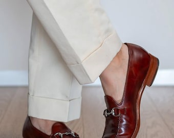 Mocassini da uomo in pelle marrone con morsetto, scarpe eleganti slip-on in pelle di vitello lucida, mocassini classici con punta a grembiule, scarpe da sposo da uomo fatte a mano, mocassini