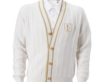 Roger Federer Tennis-Cardigan | Weißer Zopfstrick-College-Pullover mit goldenem Besatz. Farbe: Weiß.