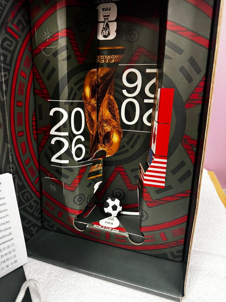 Stanley Quencher H2.0 40onz World Cup 2026 limited edition tumble with box and accessories image 7