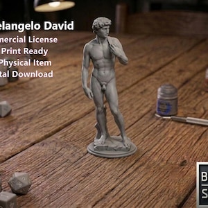 Peut inclure: Une figurine grise imprimée en 3D du David de Michel-Ange sur un socle circulaire. Le texte indique : Michelangelo David, Commercial License, 3D Print Ready, No Physical Item, Digital Download. Un logo Beyaku Studio est présent.