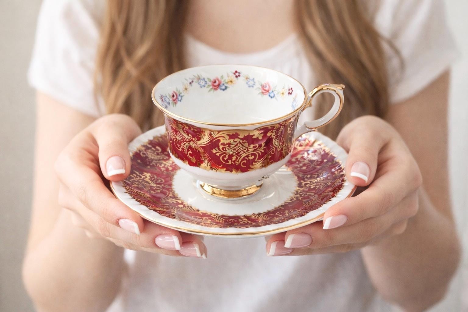 Paragon china collectibility and value guide RARE! PARAGON By Apptmt CORINTHIAN Maroon Bone China Tea Cup & Saucer main image 1