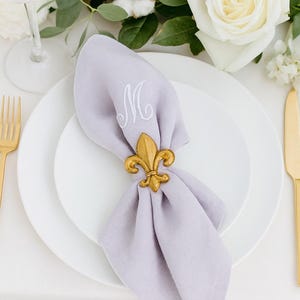 NAPKIN RINGS, Set of 4, Elegant Fleur-de-Lis Brass Napkin Rings, Vintage French-Inspired Table Decor