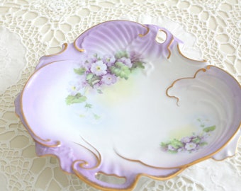 DECORATIVE EMBOSSED PLATE, Gifts for Her, Housewarming Gift Inspiration