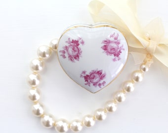 ST. VALENTINE'S DAY Gift, Vanity Trinket, Vintage Ceramic Heart Shaped Trinket with Lid, Boudoir Decor, Limoges Inspired, Gifts for Her