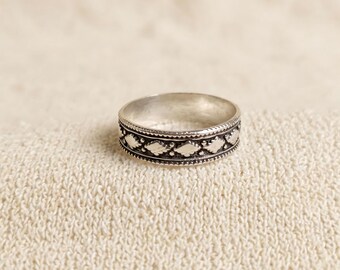 925 Sterling Silver Band Ring, Oxidized Geometric Pattern, Gothic Wedding Band, Unisex Jewelry