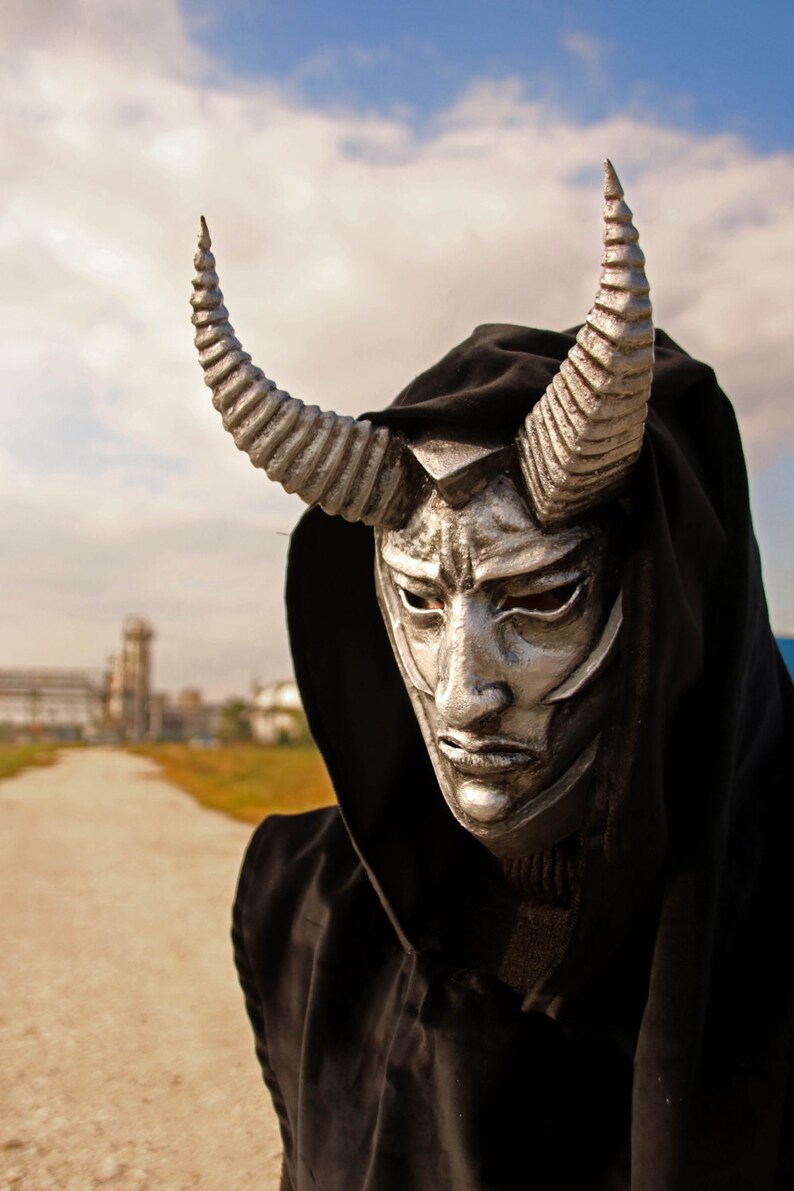 MADE TO ORDER Warhammer solitaire eldar harlequin mask with hood 