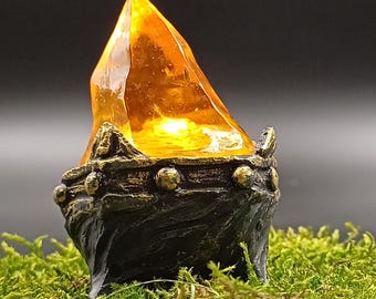 Wunderkammer Glowing Crystal: Light Up Cosplay Prop