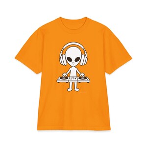 hooba sonum · Maglietta Alien DJ Heavyweight / Maglietta grafica streetwear oversize immagine 3