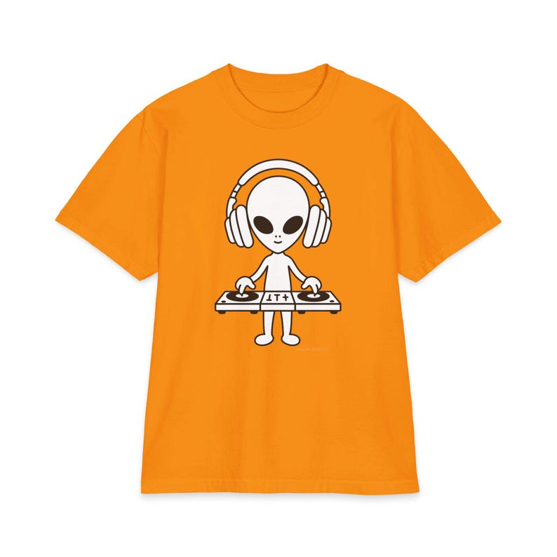hooba sonum · Maglietta Alien DJ Heavyweight / Maglietta grafica streetwear oversize immagine 3