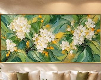 Elfenbensvit blomoljemålning, grön botanisk väggkonst, texturerad blommig duk, gul knoppdekor, stor horisontell naturkonst för hemmet