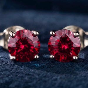 Puces d'oreilles en diamant rouge rond de laboratoire, solitaire moissanite VVS1 3 carats (9 x 9 mm), boucles d'oreilles en argent sterling 925, bijoux tendance, cadeau pour femme