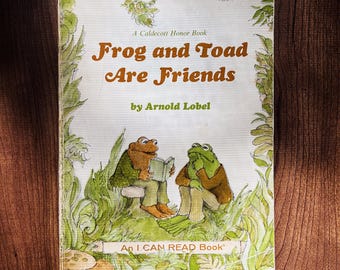 El libro infantil clásico de Arnold Lobel, "Frog and Toad Are Friends", impreso en 1979, incluye ilustraciones de mediados de siglo.