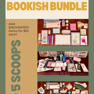 以下が含まれることがあります： Bookish Bundleギフトボックスセット。ペン、ノート、プランナー、ステッカー、ポーチ、小さなアクセサリーなどの文房具が3つのグループに配置されており、Bookish BundleおよびEnchanted Picksというテキストが記載されています。