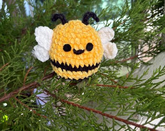 Bumble Bee Plushie,crochet bee,Handmade Chenille Bee Toy, Soft Stuffed Bumble Bee,Cute Amigurumi Bee Decor,Velvet Bee Plushie,bee lover gift